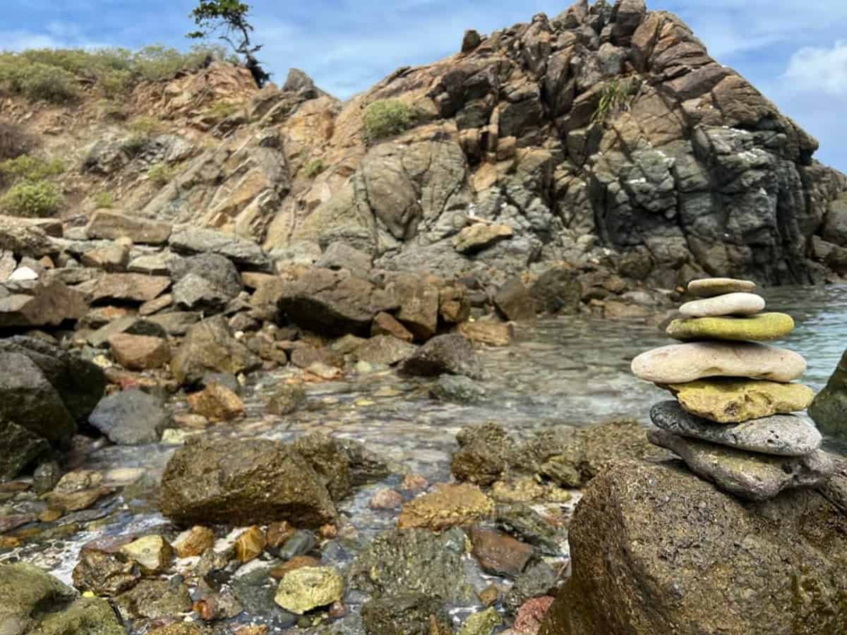 Bubbly Pool rocks