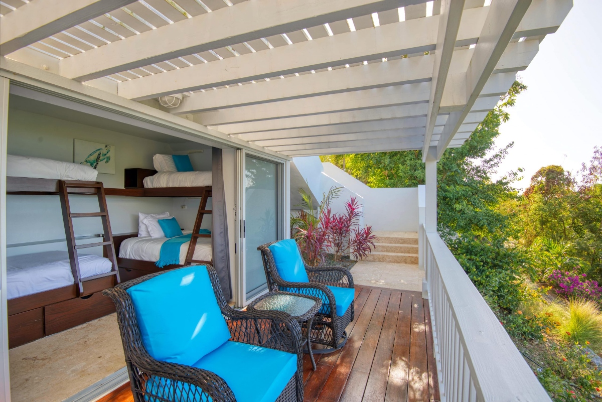 Smuggler's Beachside Living Room